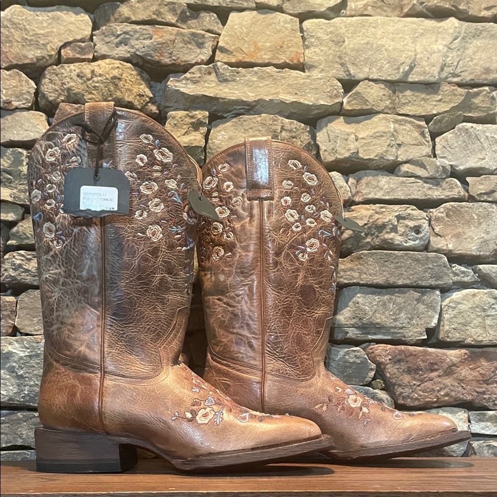 Shyanne Women’s Maisie Floral Embroidered Western Boots